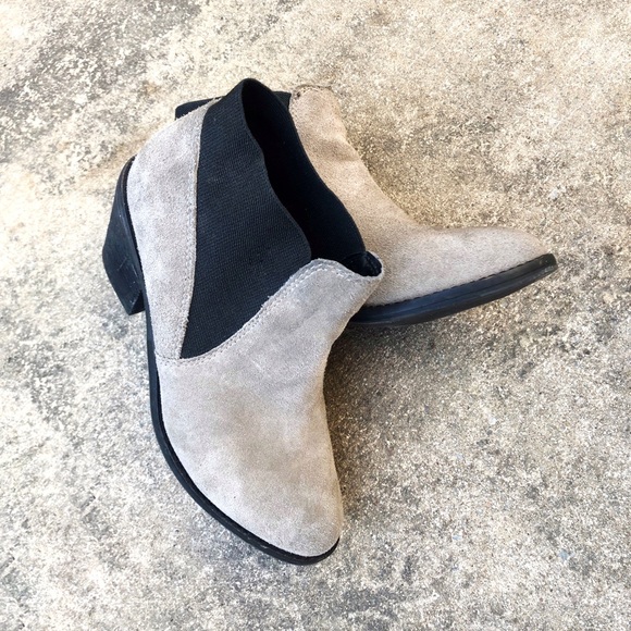 Urban Outfitters Stacked Heel Chelsea Boots sz 8 - Picture 2 of 6